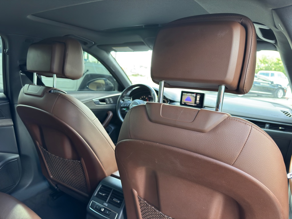 Photo 18 of this AUDI A4