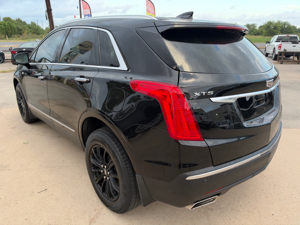 Photo 4 of this CADILLAC XT5