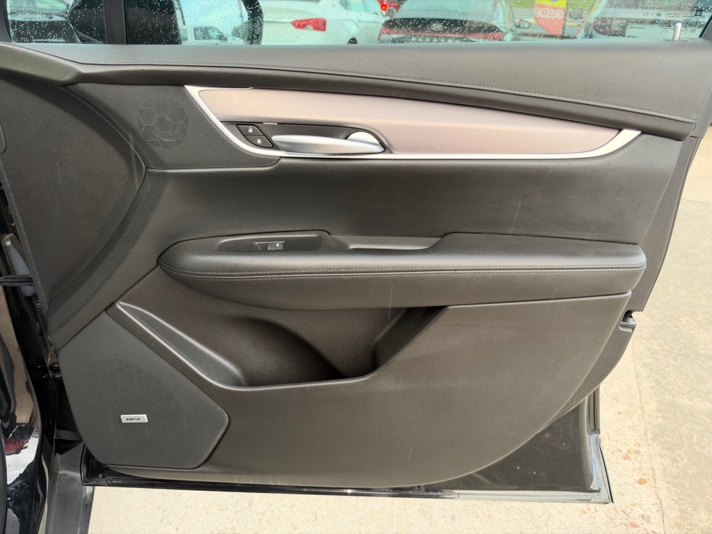 Photo 16 of this CADILLAC XT5