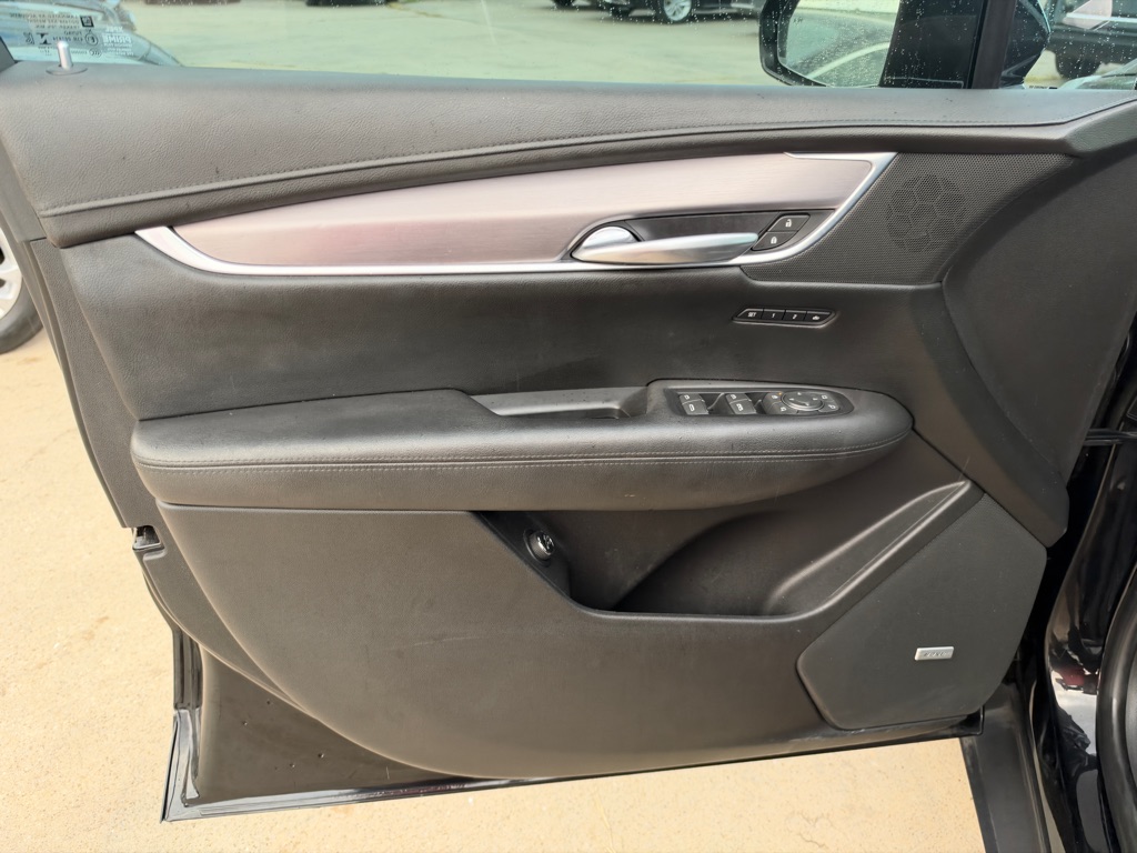 Photo 19 of this CADILLAC XT5