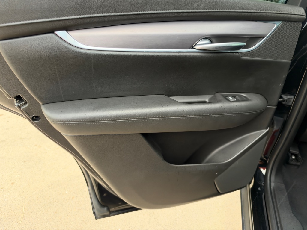 Photo 10 of this CADILLAC XT5