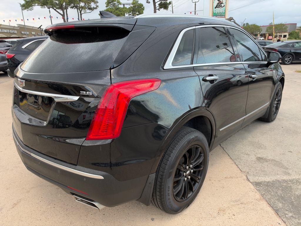 Photo 6 of this CADILLAC XT5