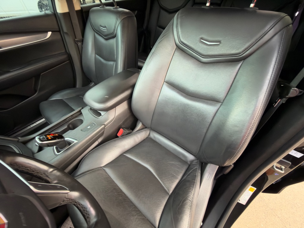 Photo 17 of this CADILLAC XT5