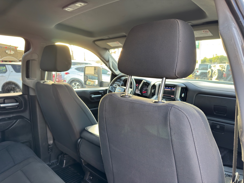 Photo 15 of this CHEVROLET SILVERADO 2500H