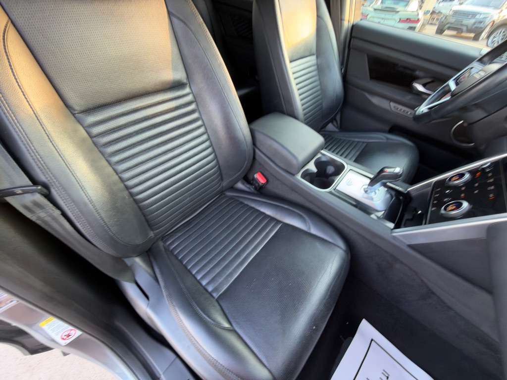 Photo 16 of this LAND ROVER DISCOVERY SPORT