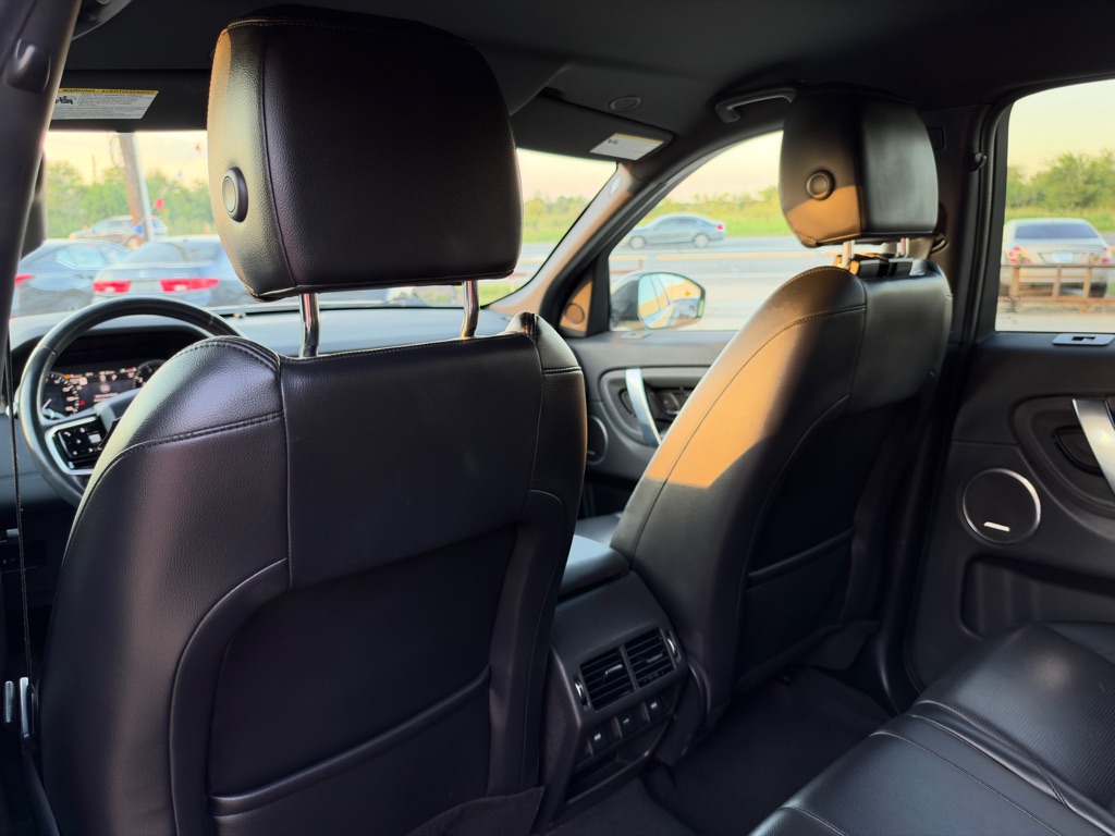 Photo 11 of this LAND ROVER DISCOVERY SPORT