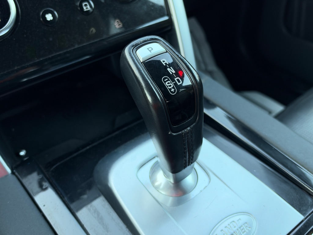 Photo 27 of this LAND ROVER DISCOVERY SPORT
