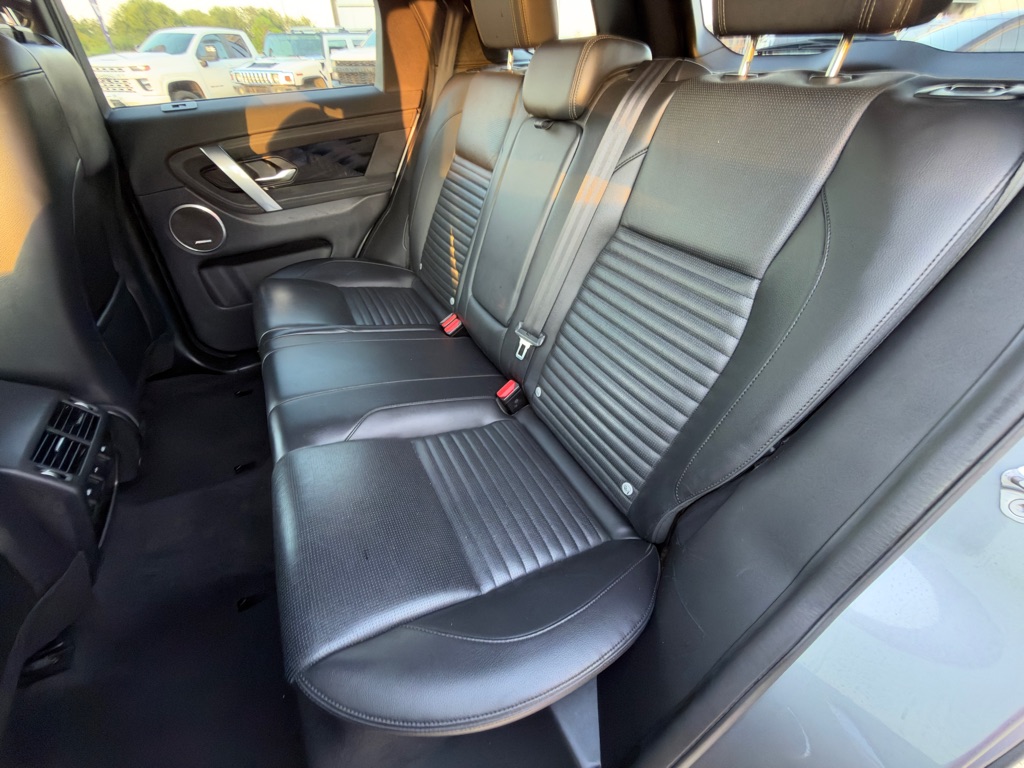 Photo 10 of this LAND ROVER DISCOVERY SPORT
