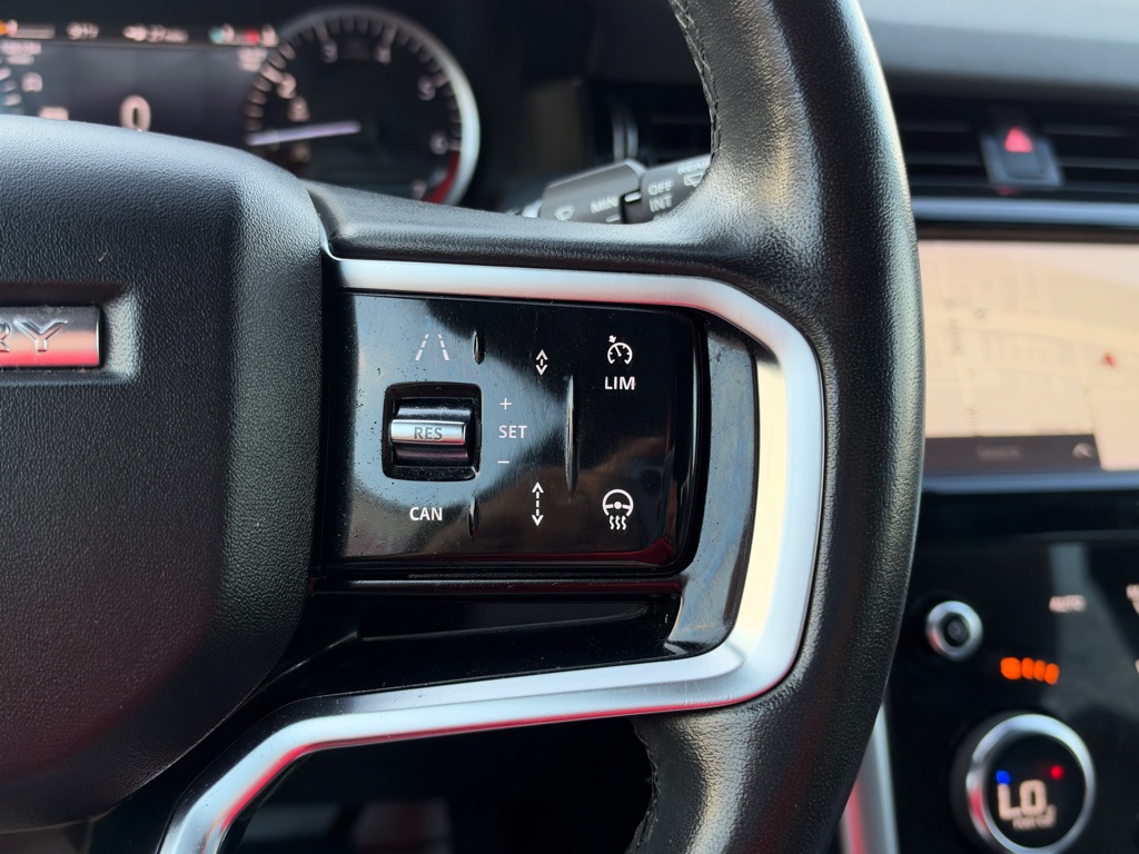 Photo 28 of this LAND ROVER DISCOVERY SPORT