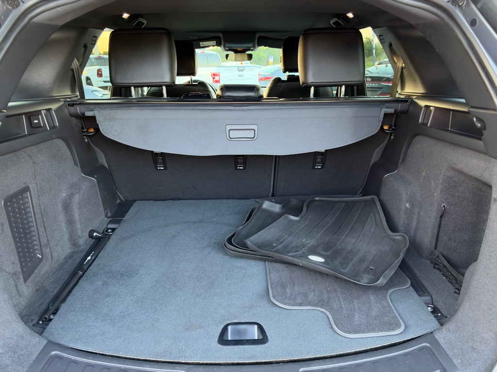Photo 30 of this LAND ROVER DISCOVERY SPORT