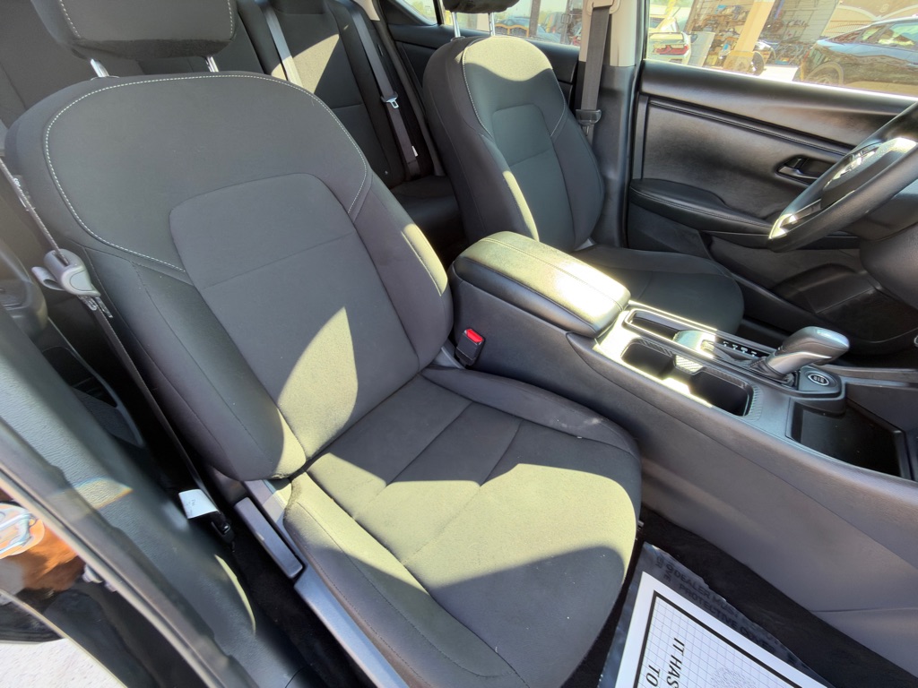 Photo 18 of this NISSAN SENTRA