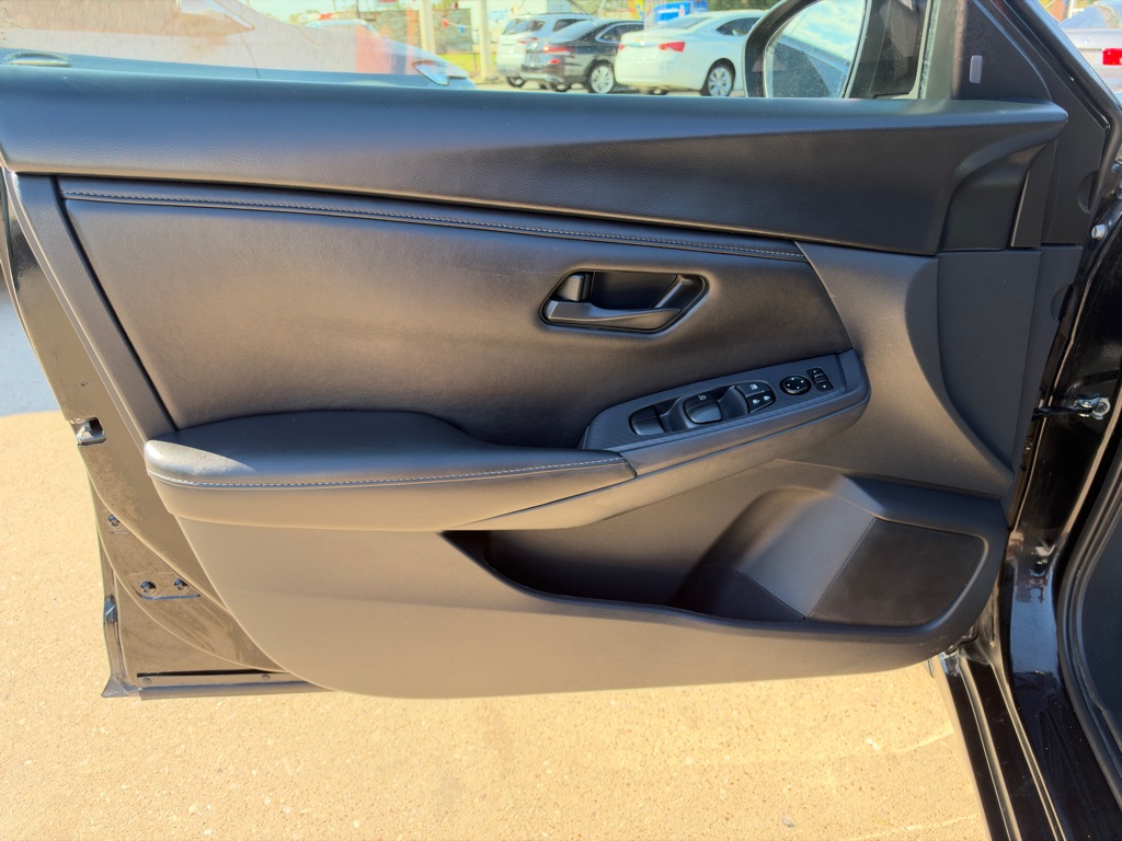 Photo 23 of this NISSAN SENTRA