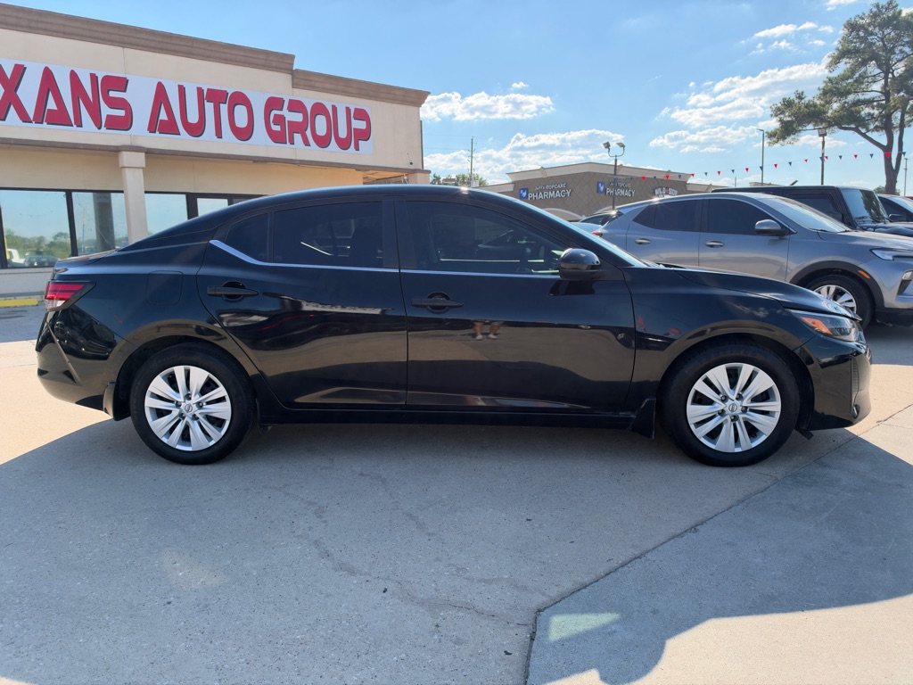 Photo 11 of this NISSAN SENTRA