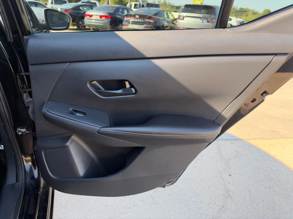 Photo 17 of this NISSAN SENTRA