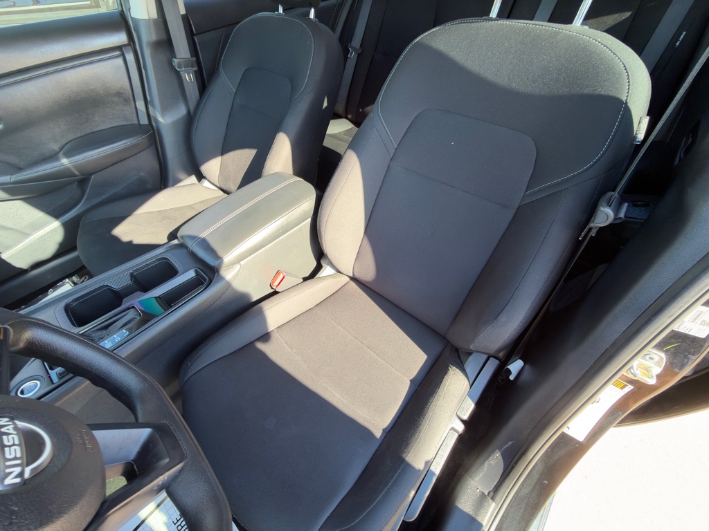 Photo 21 of this NISSAN SENTRA
