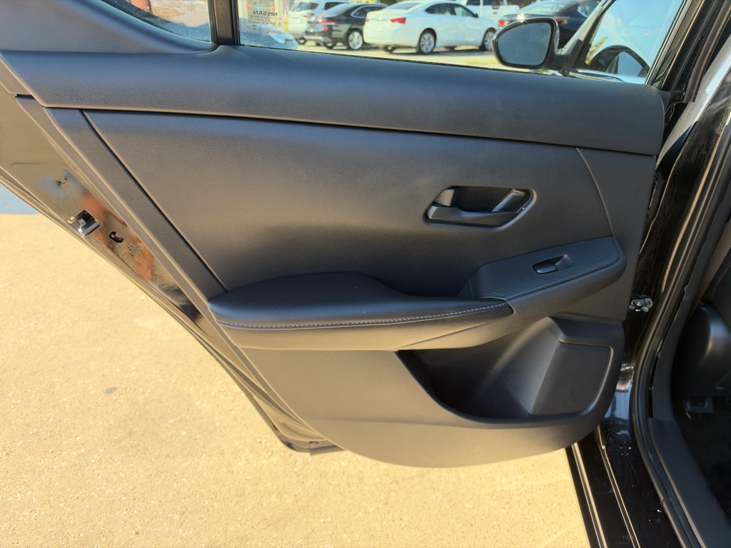 Photo 14 of this NISSAN SENTRA