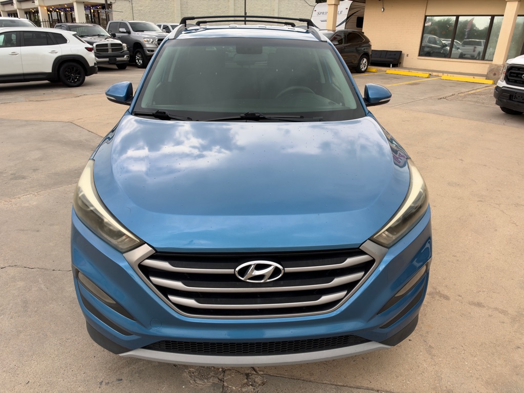 Photo 4 of this HYUNDAI TUCSON