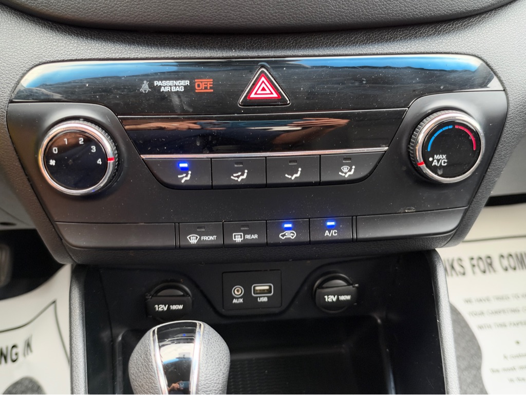 Photo 26 of this HYUNDAI TUCSON