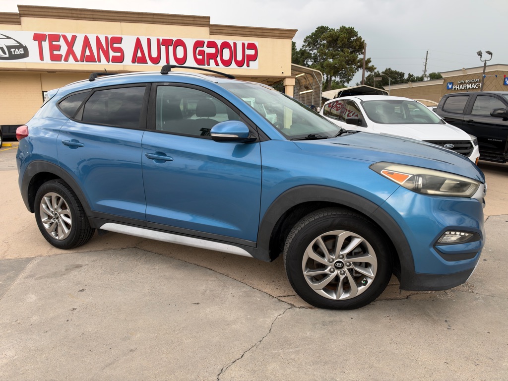 Photo 2 of this HYUNDAI TUCSON