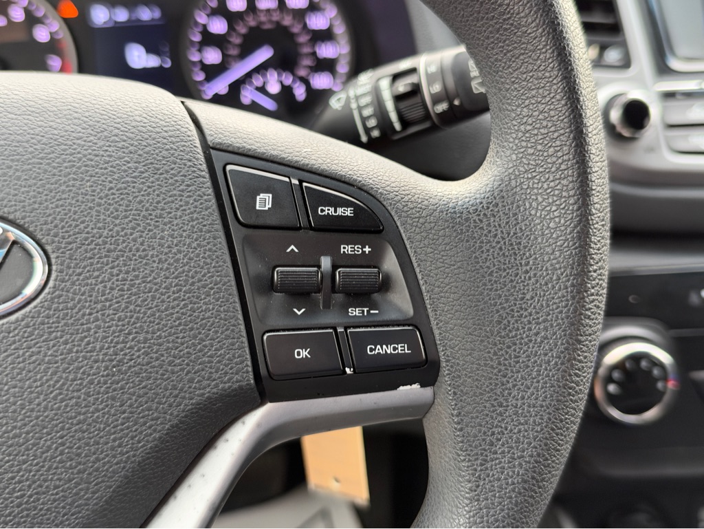 Photo 28 of this HYUNDAI TUCSON