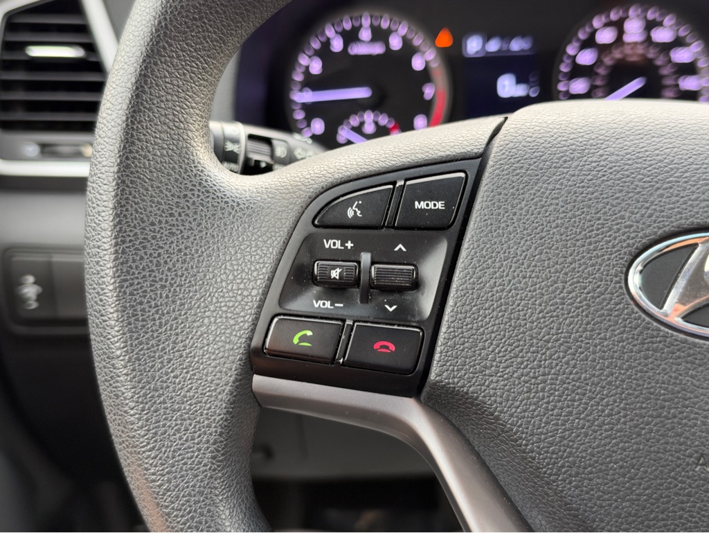 Photo 29 of this HYUNDAI TUCSON