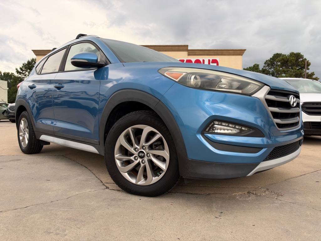 Photo 31 of this HYUNDAI TUCSON
