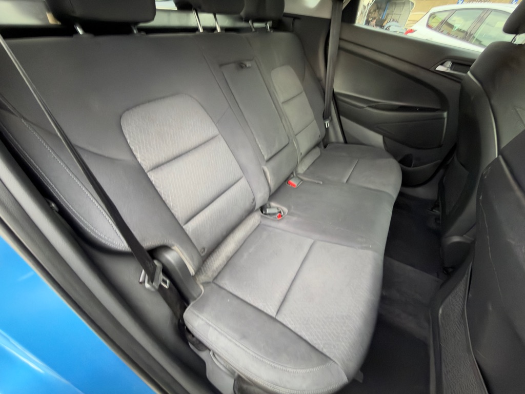 Photo 14 of this HYUNDAI TUCSON