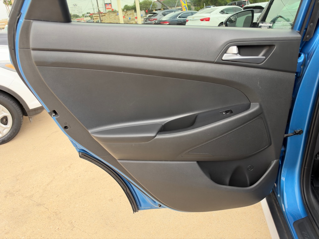 Photo 13 of this HYUNDAI TUCSON
