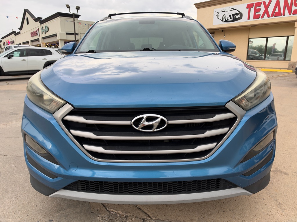 Photo 3 of this HYUNDAI TUCSON