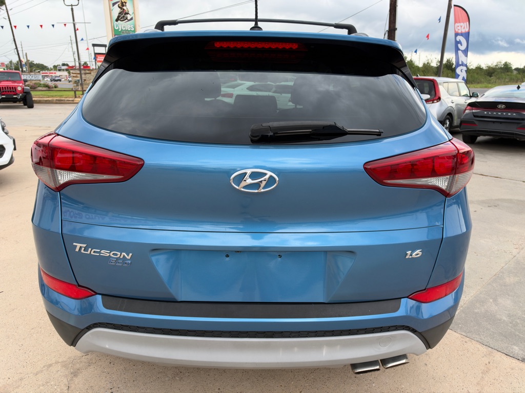 Photo 9 of this HYUNDAI TUCSON