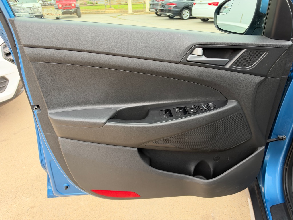 Photo 22 of this HYUNDAI TUCSON