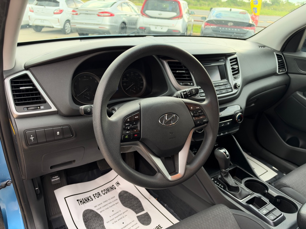 Photo 21 of this HYUNDAI TUCSON