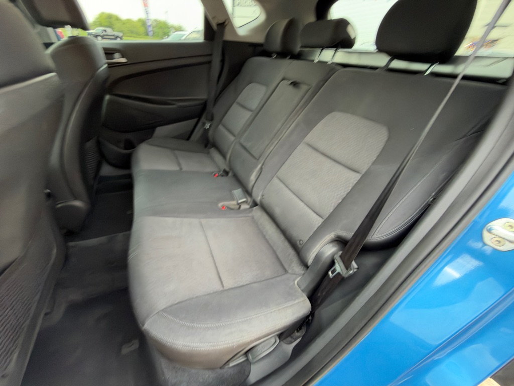 Photo 11 of this HYUNDAI TUCSON