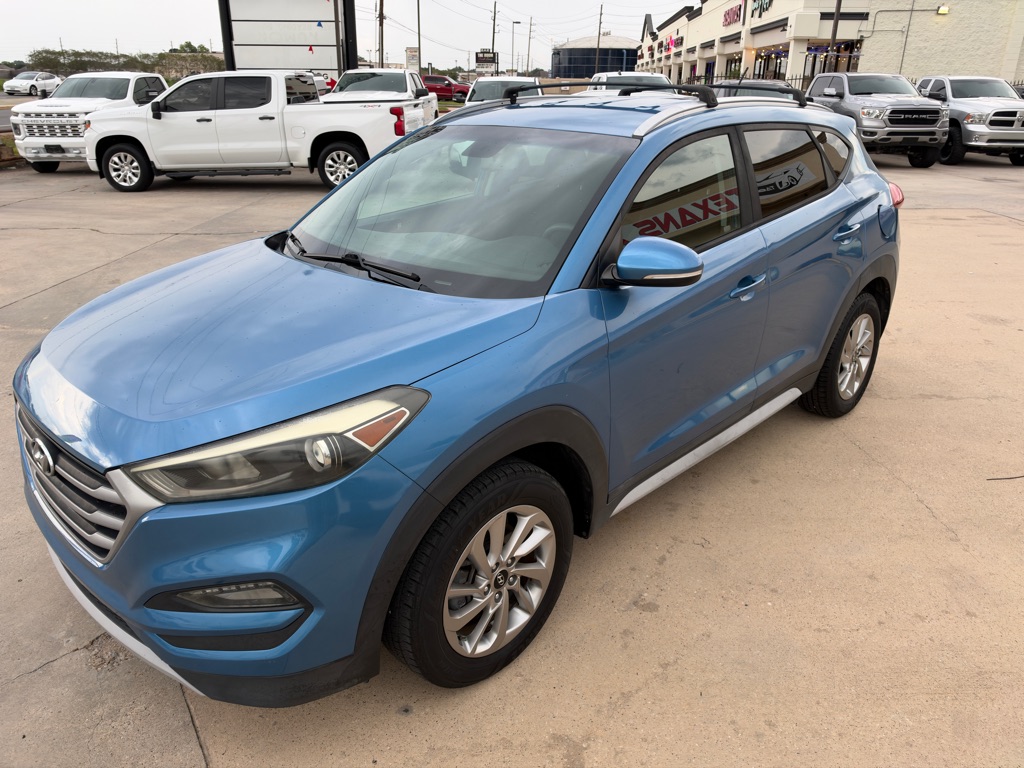 Photo 6 of this HYUNDAI TUCSON