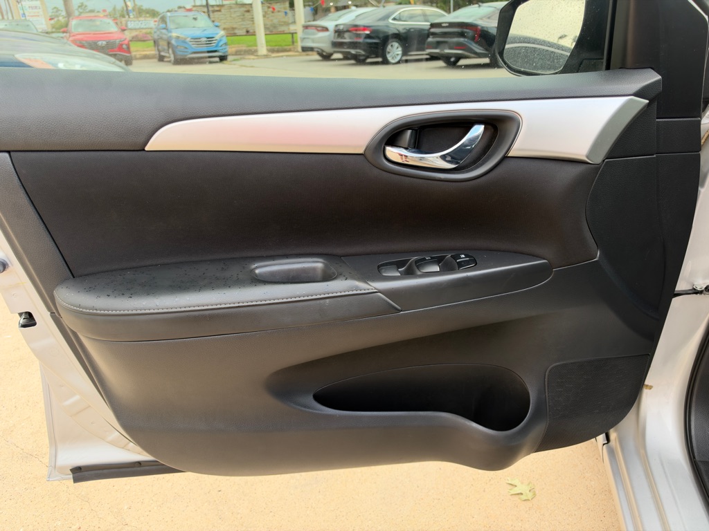 Photo 20 of this NISSAN SENTRA