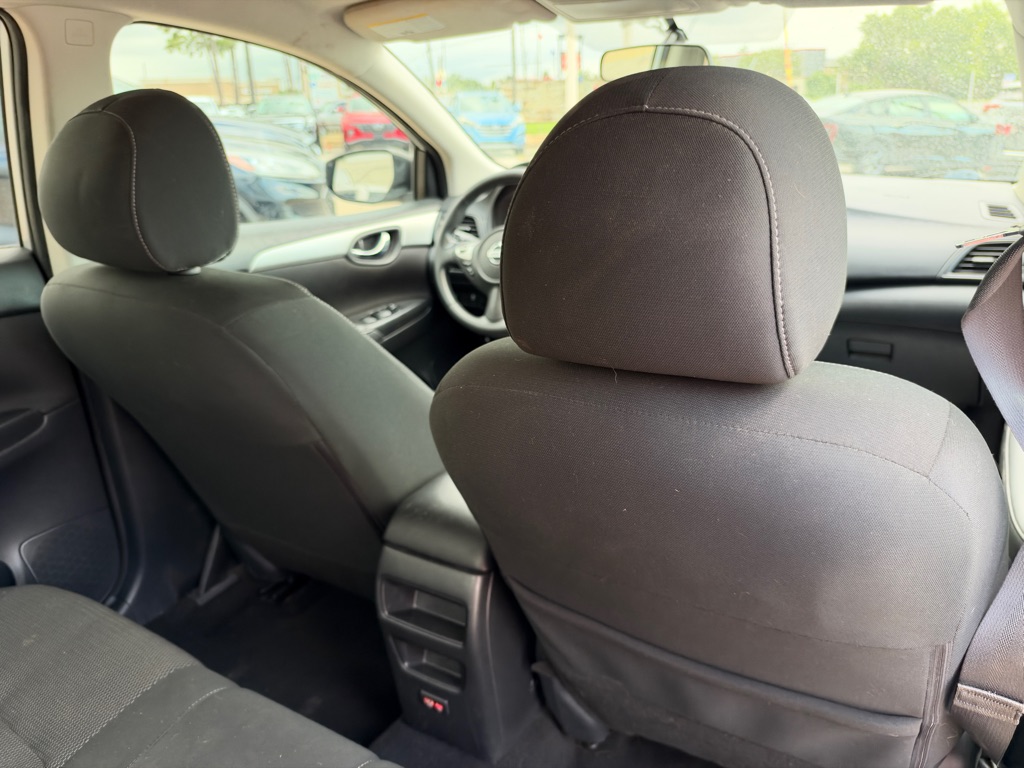 Photo 15 of this NISSAN SENTRA