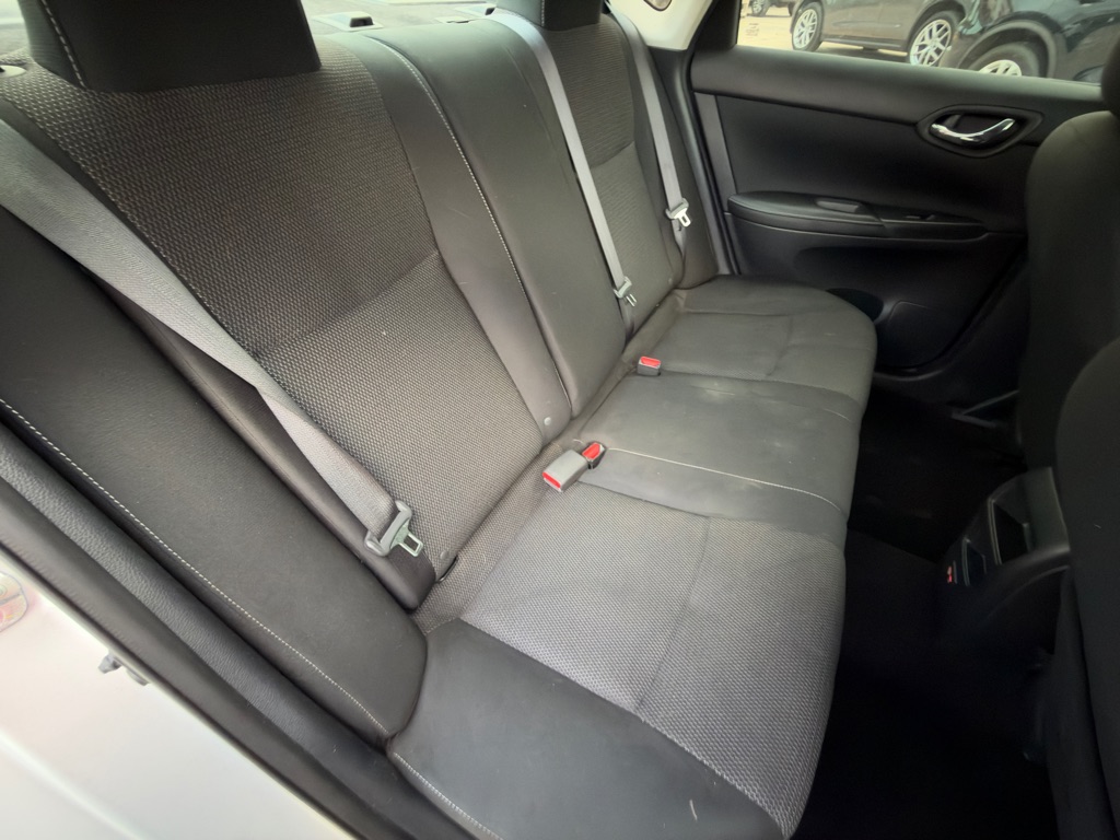 Photo 14 of this NISSAN SENTRA