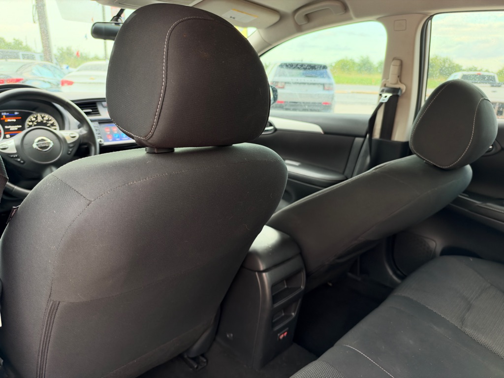 Photo 12 of this NISSAN SENTRA
