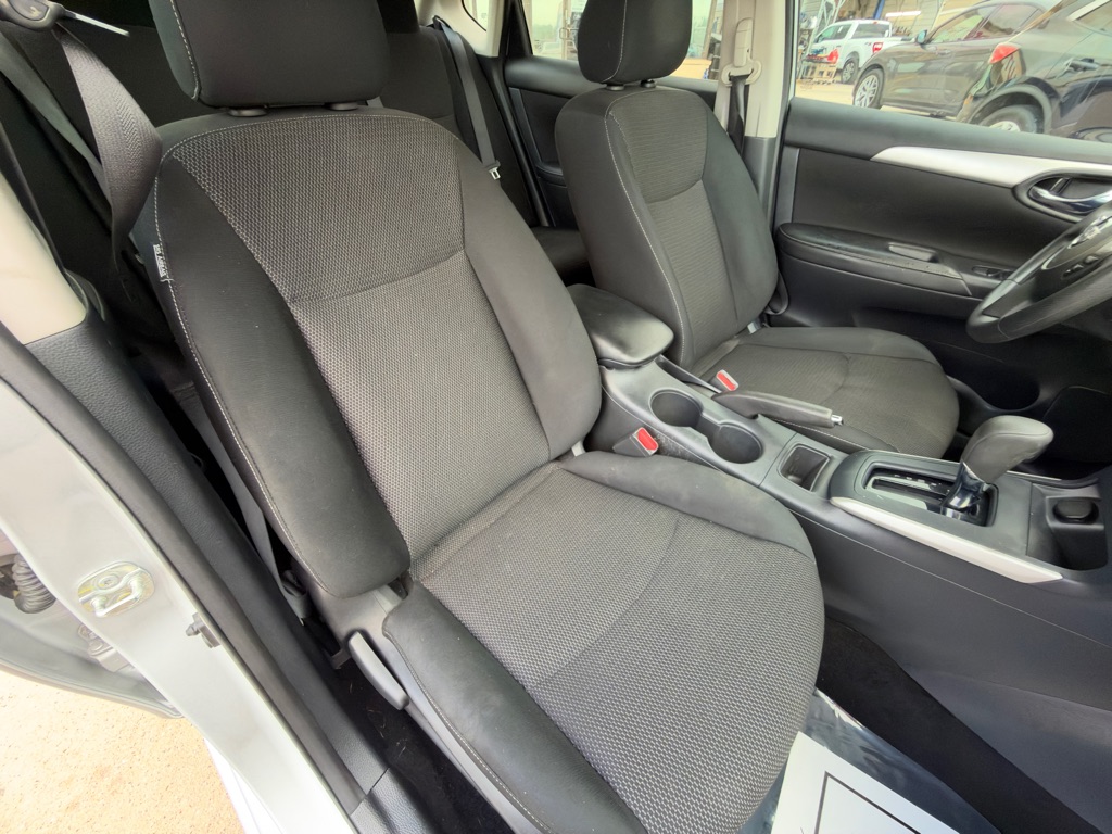 Photo 17 of this NISSAN SENTRA