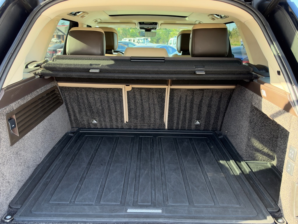 Photo 35 of this LAND ROVER RANGE ROVER