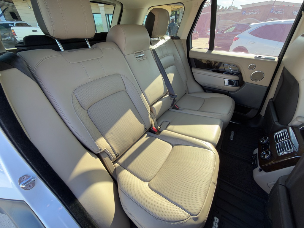 Photo 17 of this LAND ROVER RANGE ROVER