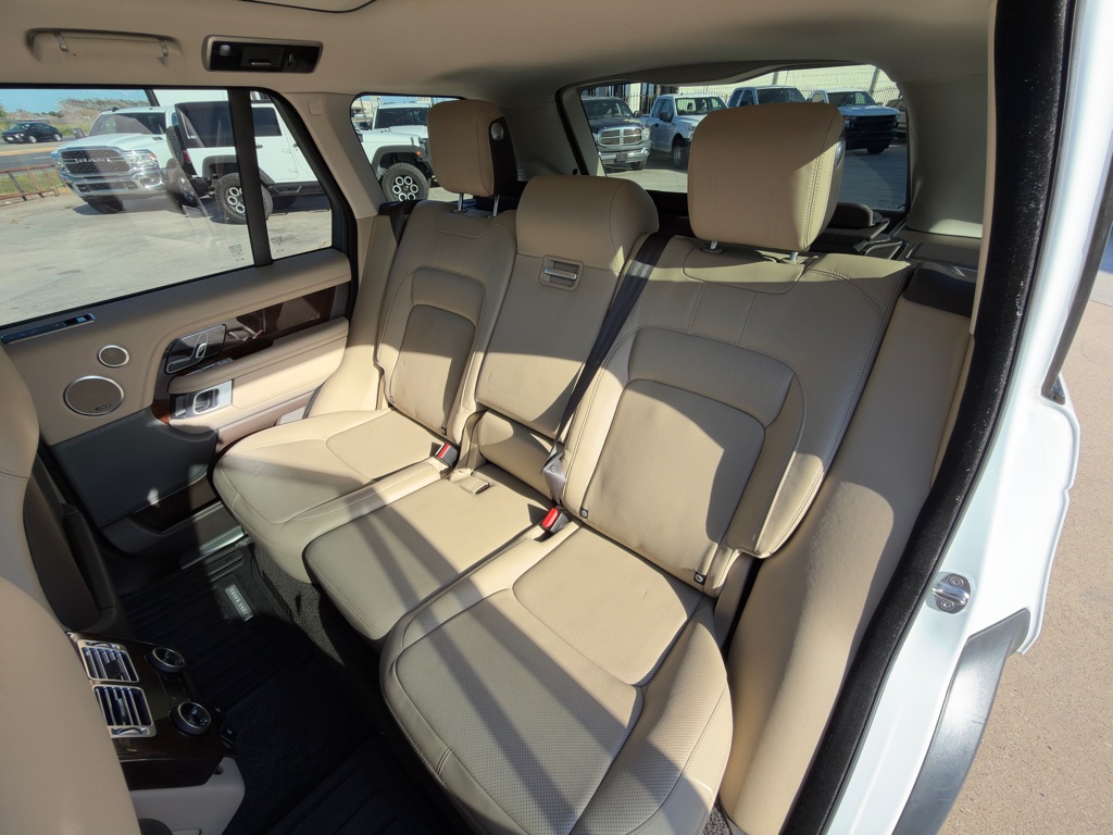Photo 14 of this LAND ROVER RANGE ROVER