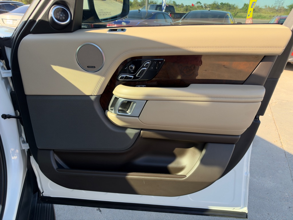 Photo 22 of this LAND ROVER RANGE ROVER