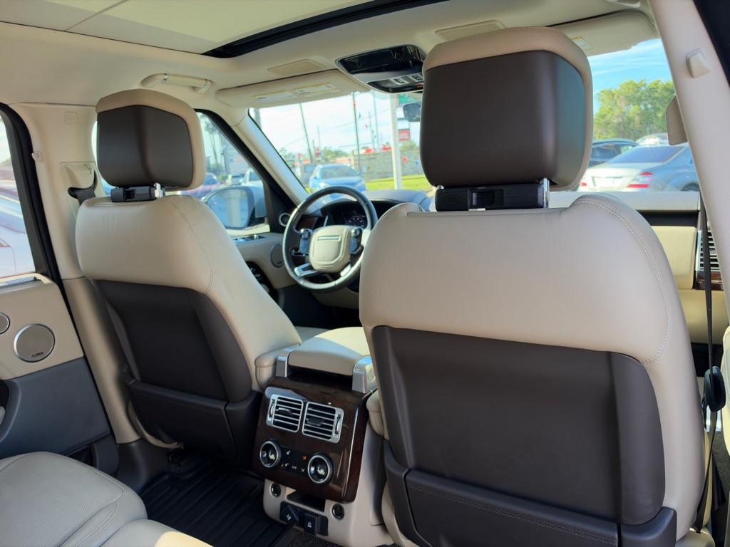 Photo 18 of this LAND ROVER RANGE ROVER