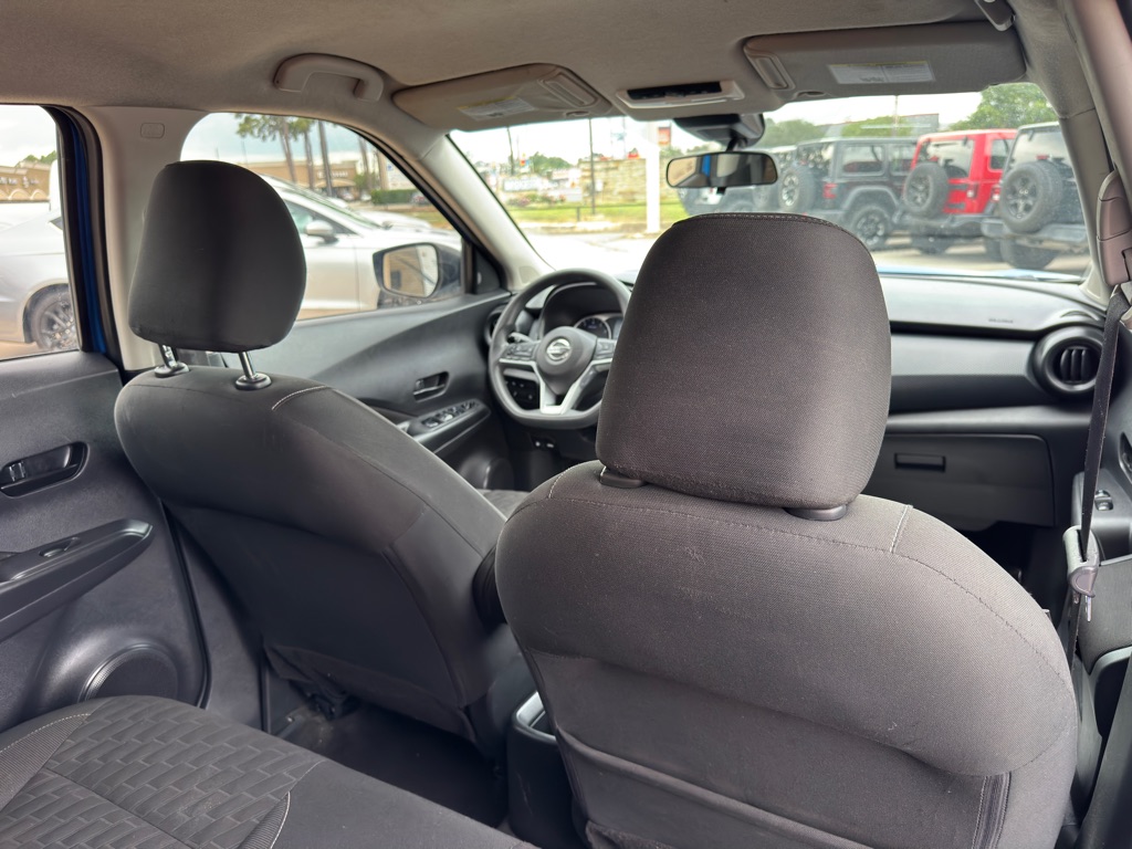 Photo 16 of this NISSAN KICKS