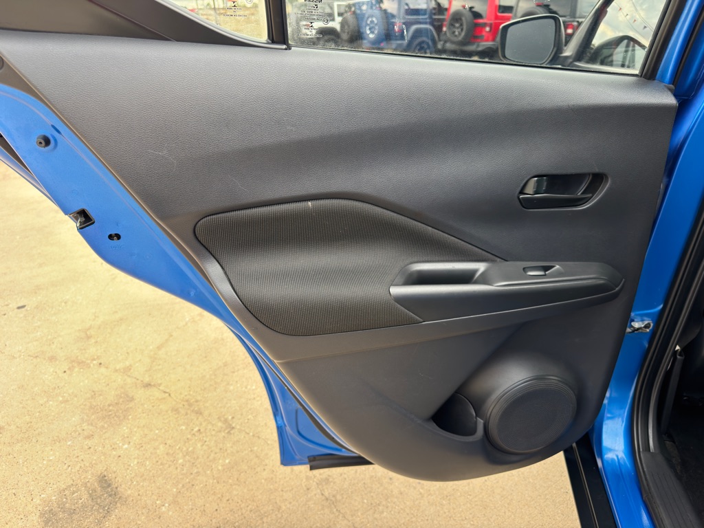 Photo 14 of this NISSAN KICKS
