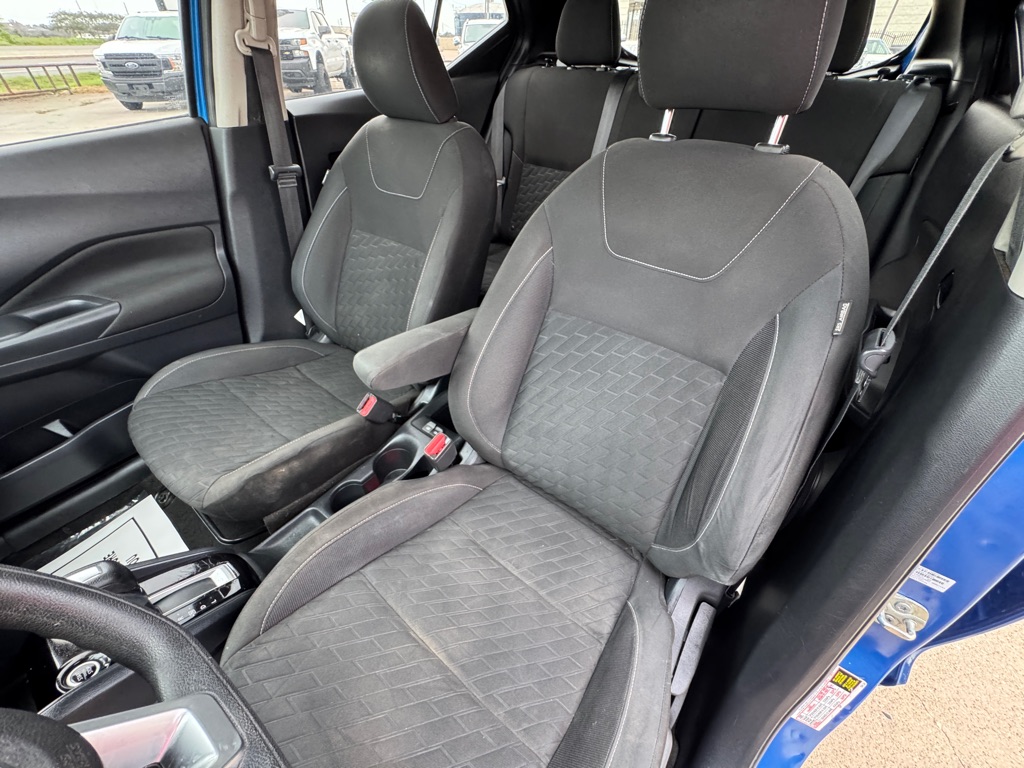 Photo 21 of this NISSAN KICKS