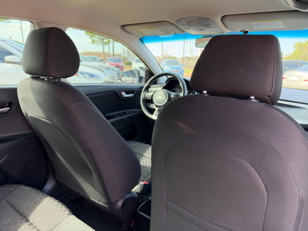 Photo 16 of this KIA RIO