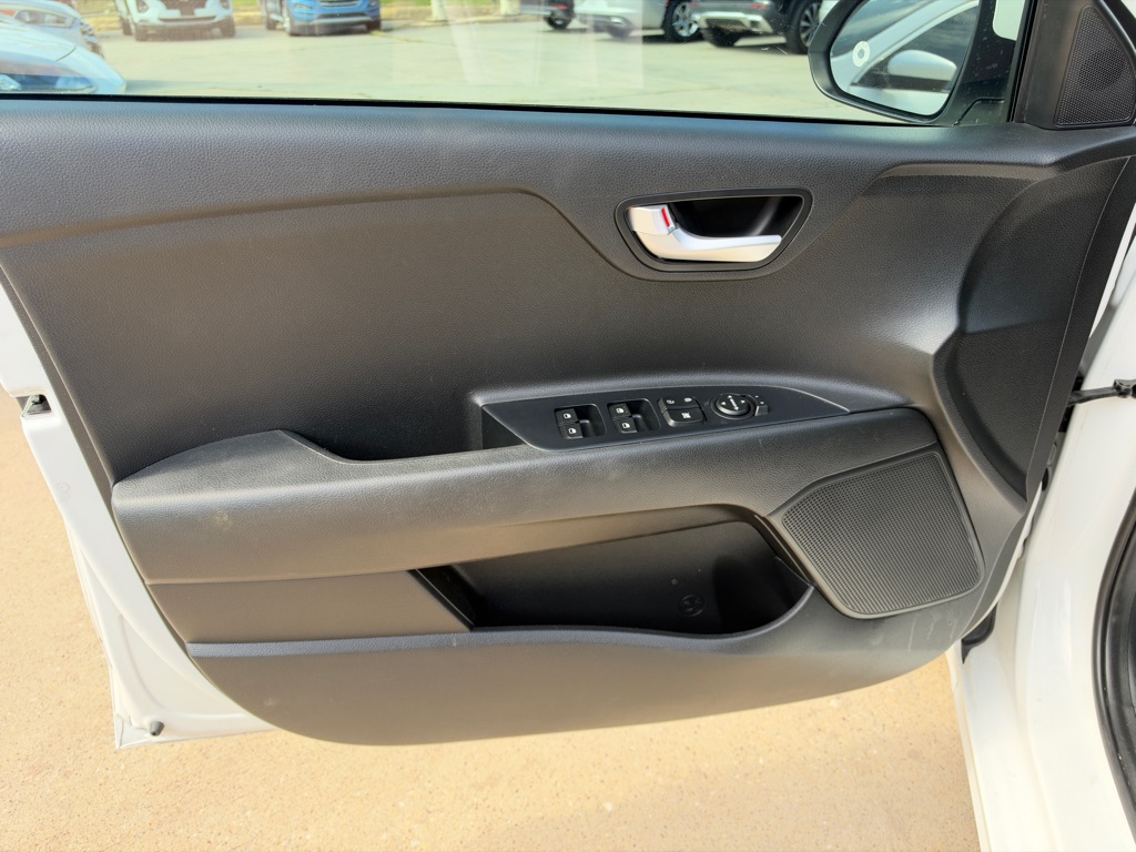 Photo 23 of this KIA RIO