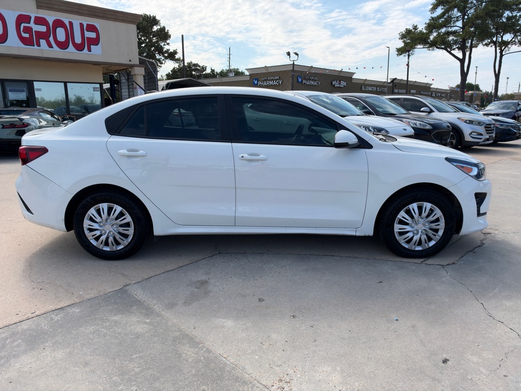 Photo 11 of this KIA RIO